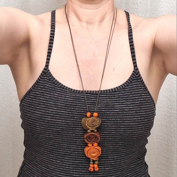 Acai Seed & Orange Peel Necklace - Picture 4 of 11